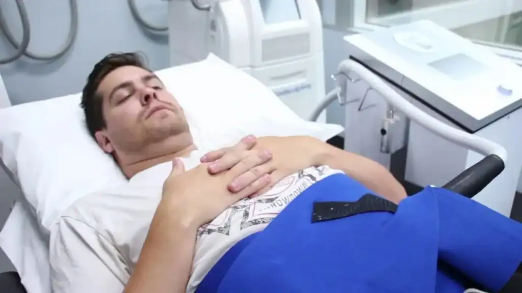 Transforming Bodies: Celebrity Success Stories and the Truth Behind Body Contouring 2 Image of male having body contouring Pinner treatment